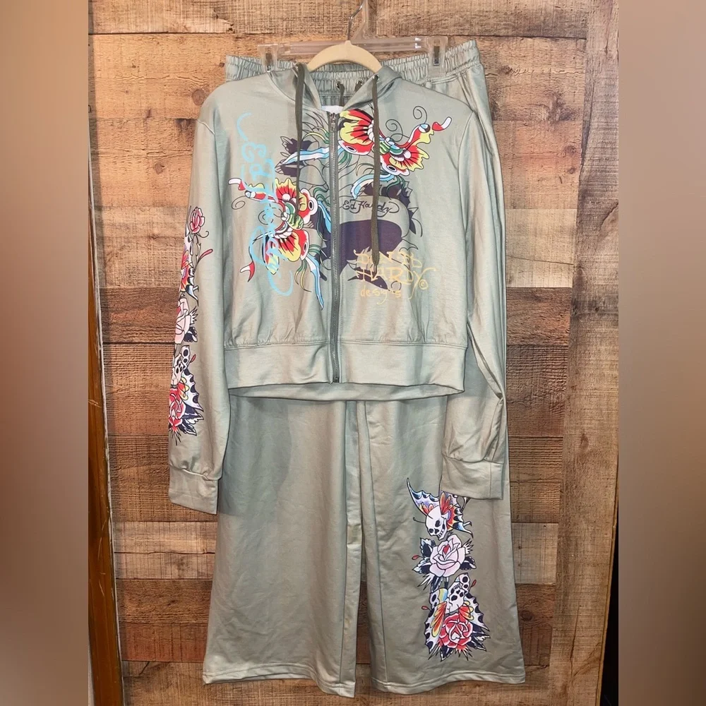 Skulls & Roses Jogging Suit Outfit - Picture 2 of 12